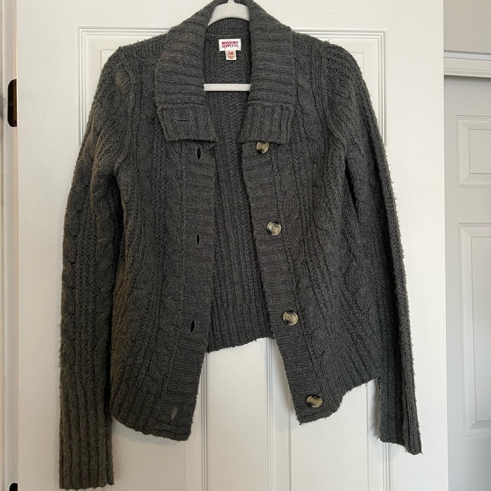 Gray knit sweater (M)